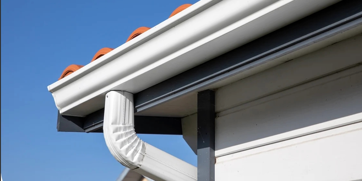 Rain gutter installed on a building